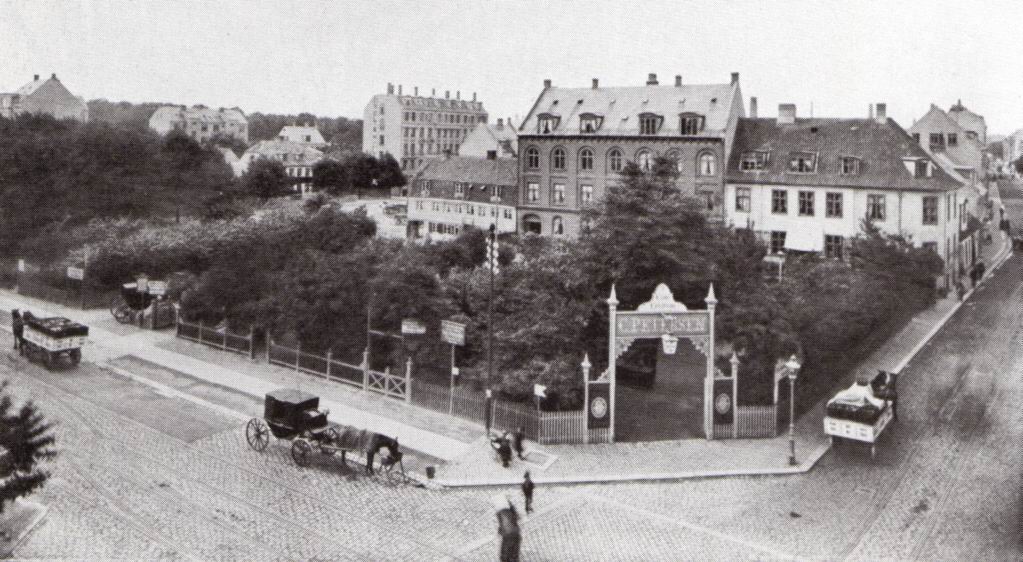Allegade/Smallegade tilbage i 1895, hvor Frederiksberg Rådhusplads ligger idag...